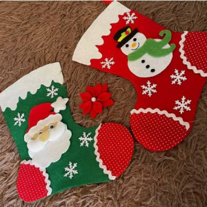 Cómo hacer calcetines de Navidad con fieltro